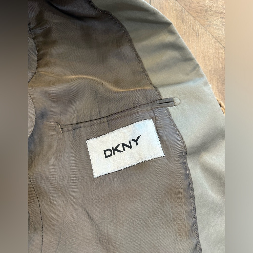 Men’s DKNY suit
